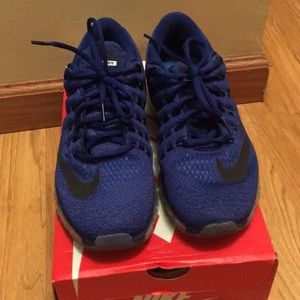 Nike Air Max 2016 big kids size 7